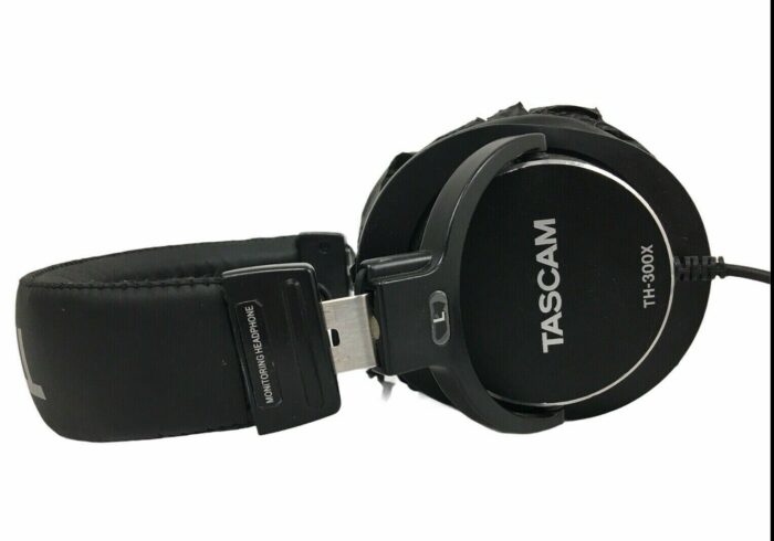 TASCAM TH-300X Studio Headphones - Image 3